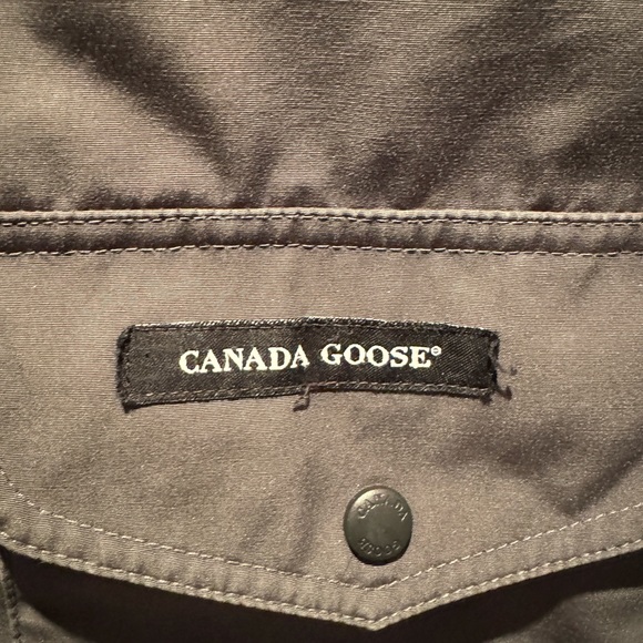 Women’s Canada Goose Parka Size L - Picture 2 of 13